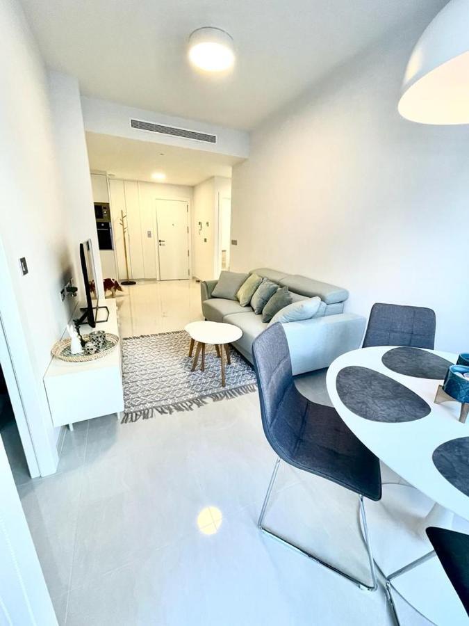 Luxury Apartment Торевиеха Екстериор снимка